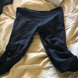 Lululemon workout crops